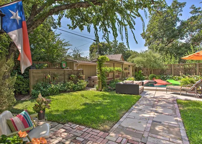 4 Mi To Dtwn! Fort Worth Cottage W/ Shared Pool