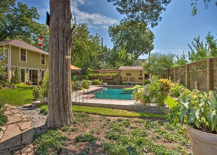 4 Mi To Dtwn! Fort Worth Cottage W/ Shared Pool