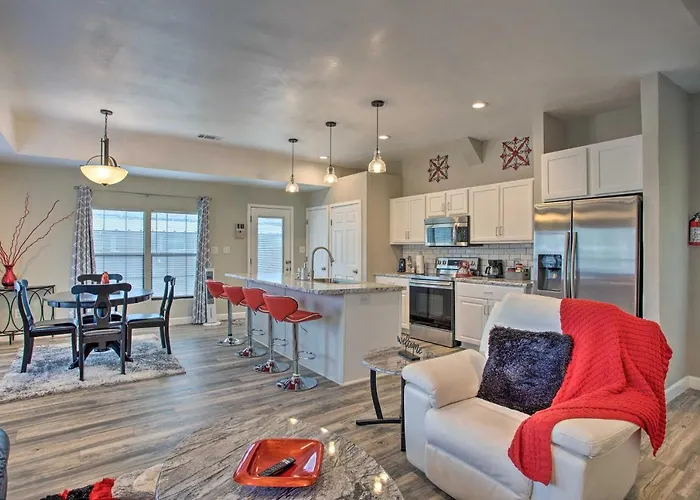 5 Mi To Dtwn: Family-Friendly Fort Worth Home