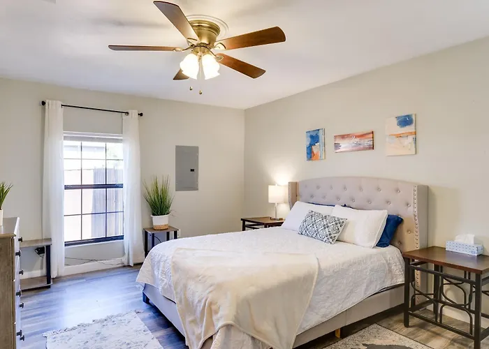 5 Mi To Dtwn: Family-Friendly Fort Worth Home