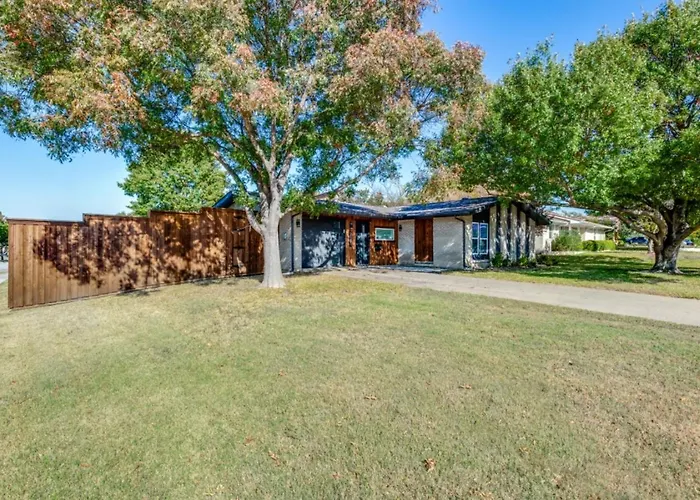 Luxury Oasis 4B 2B Jacuzzi Pet Friendly